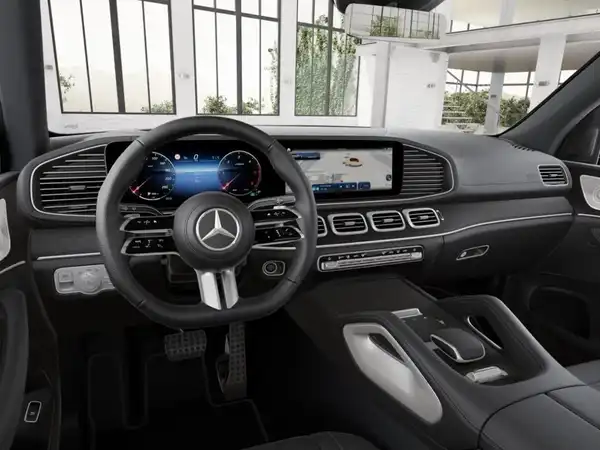 MERCEDES-BENZ GLS (7/10)