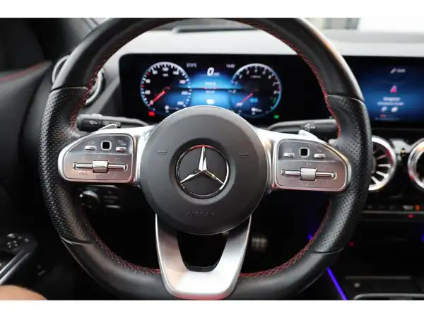 MERCEDES-BENZ GLA (12/19)