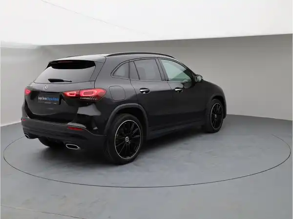 MERCEDES-BENZ GLA (5/19)