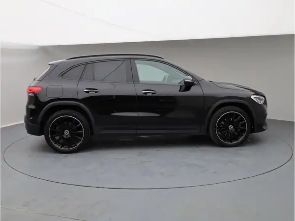MERCEDES-BENZ GLA (6/19)
