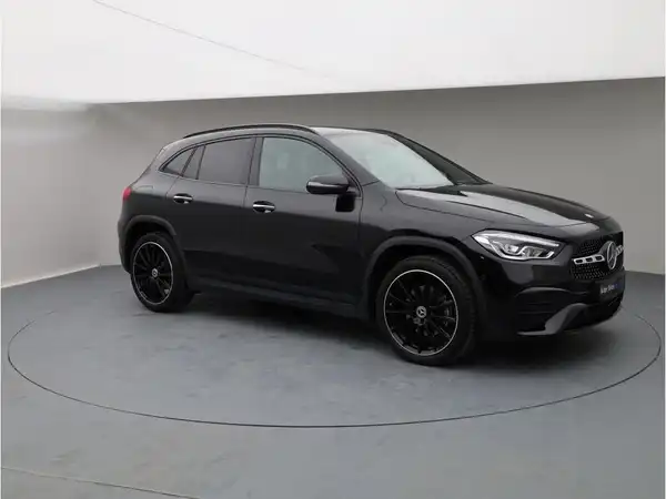 MERCEDES-BENZ GLA (7/19)