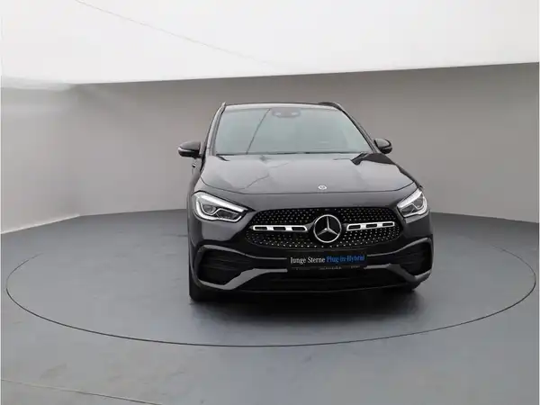 MERCEDES-BENZ GLA (8/19)