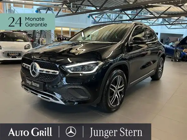 MERCEDES-BENZ GLA 220 (2/27)