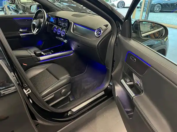 MERCEDES-BENZ GLA 220 (11/27)