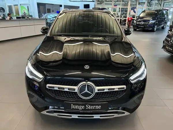 MERCEDES-BENZ GLA 220 (3/27)
