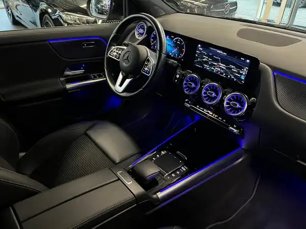 MERCEDES-BENZ GLA 220 (10/27)