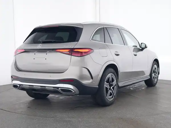 MERCEDES-BENZ GLC (3/10)