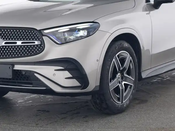 MERCEDES-BENZ GLC (4/10)