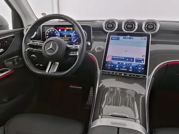MERCEDES-BENZ GLC (7/10)