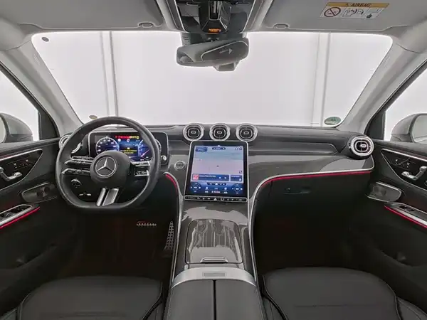 MERCEDES-BENZ GLC (8/10)