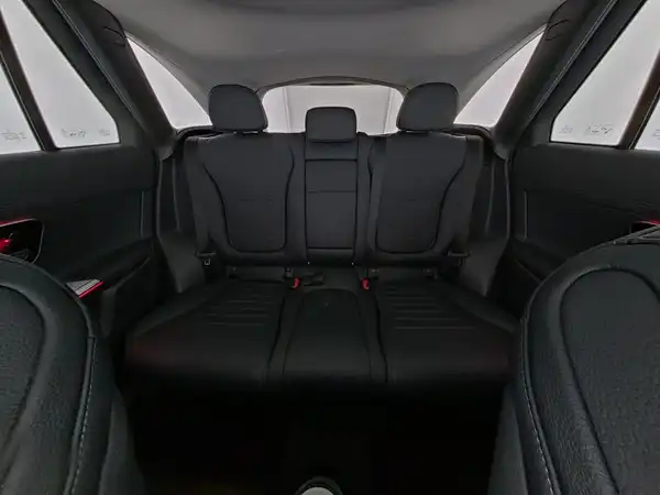 MERCEDES-BENZ GLC (9/10)