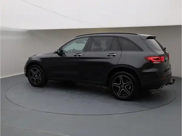 MERCEDES-BENZ GLC (4/26)