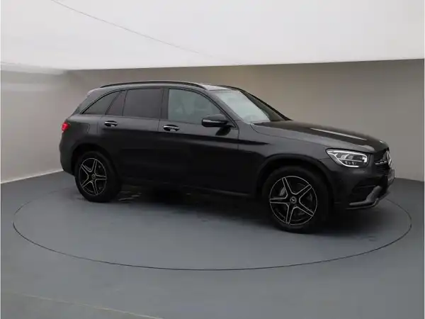 MERCEDES-BENZ GLC (8/26)