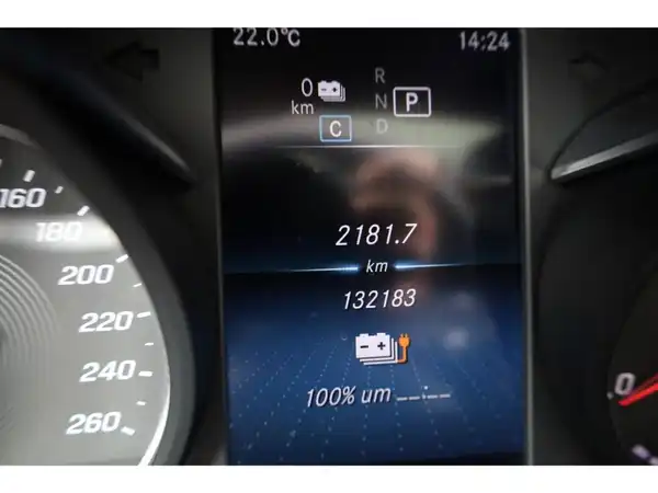 MERCEDES-BENZ GLC (13/26)