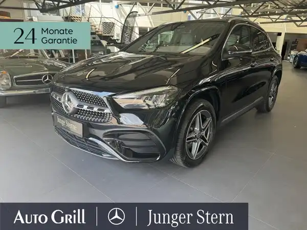 MERCEDES-BENZ GLA (2/20)