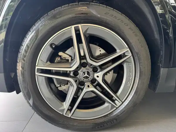 MERCEDES-BENZ GLA (20/20)