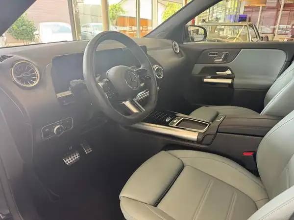 MERCEDES-BENZ GLA (8/20)