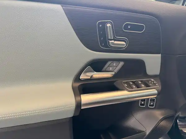 MERCEDES-BENZ GLA (10/20)