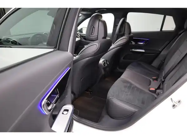 MERCEDES-BENZ GLC (12/27)
