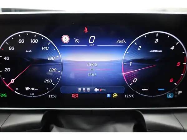 MERCEDES-BENZ GLC (16/27)