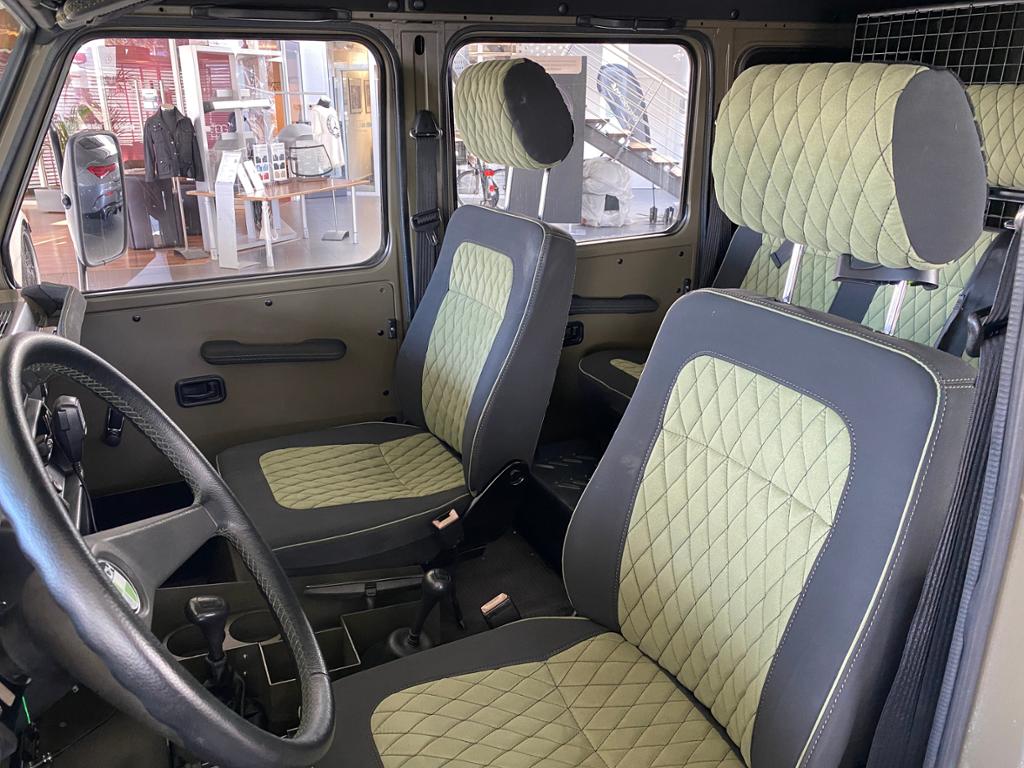 MERCEDES-BENZ PUCH 300 GD (12/29)