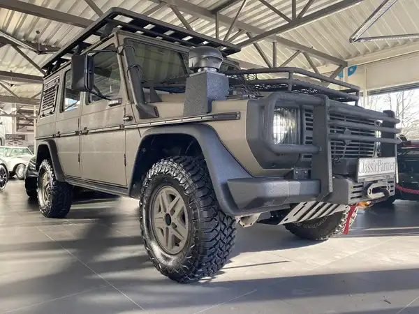 MERCEDES-BENZ PUCH 300 GD (3/29)