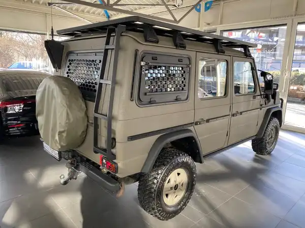 MERCEDES-BENZ PUCH 300 GD (5/29)