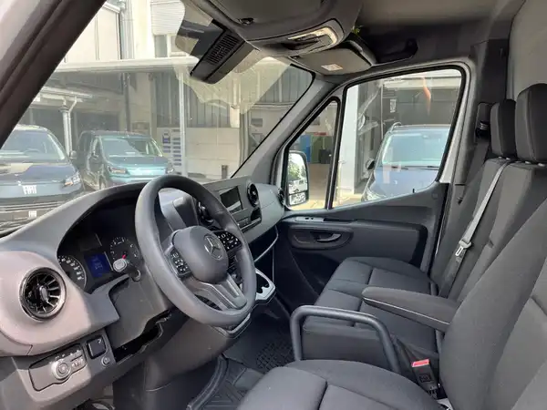 MERCEDES-BENZ SPRINTER (7/22)