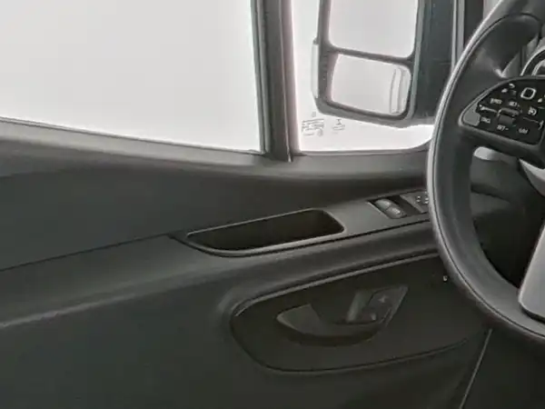 MERCEDES-BENZ SPRINTER (19/19)