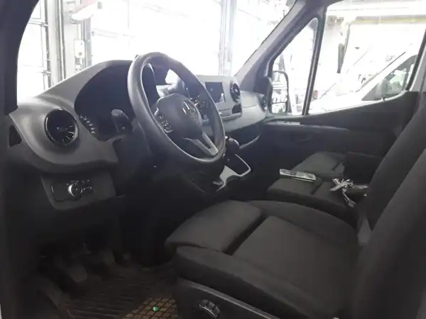 MERCEDES-BENZ SPRINTER (6/11)