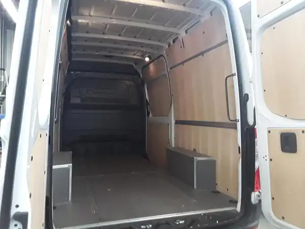 MERCEDES-BENZ SPRINTER (9/11)