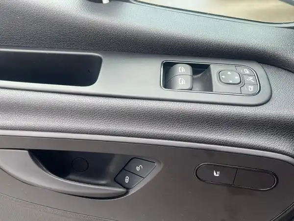MERCEDES-BENZ SPRINTER (13/22)