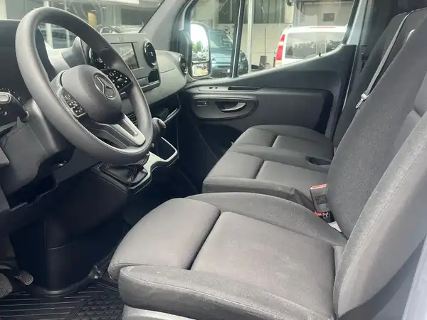 MERCEDES-BENZ SPRINTER (8/22)