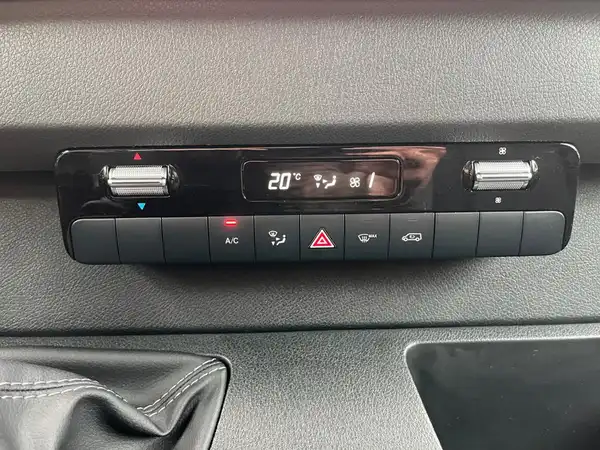 MERCEDES-BENZ SPRINTER (13/20)
