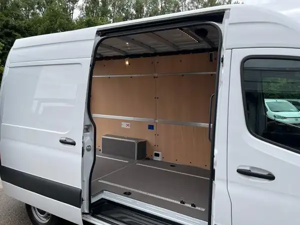 MERCEDES-BENZ SPRINTER (17/20)