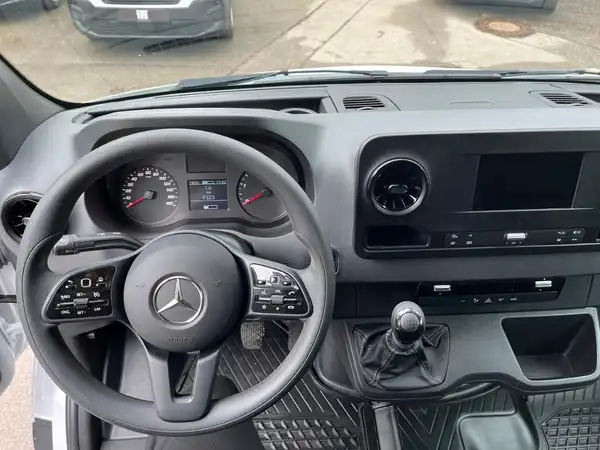 MERCEDES-BENZ SPRINTER (9/20)