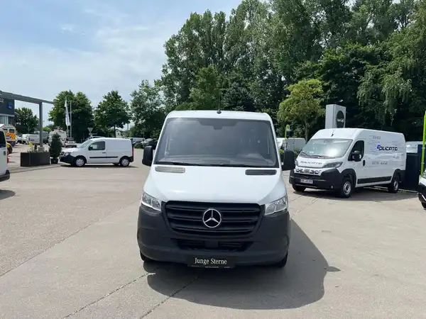 MERCEDES-BENZ SPRINTER 211 (2/17)