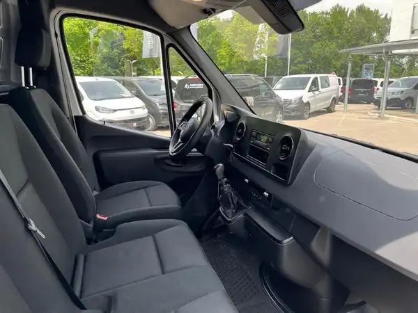MERCEDES-BENZ SPRINTER 211 (11/17)