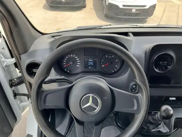 MERCEDES-BENZ SPRINTER 211 (8/17)