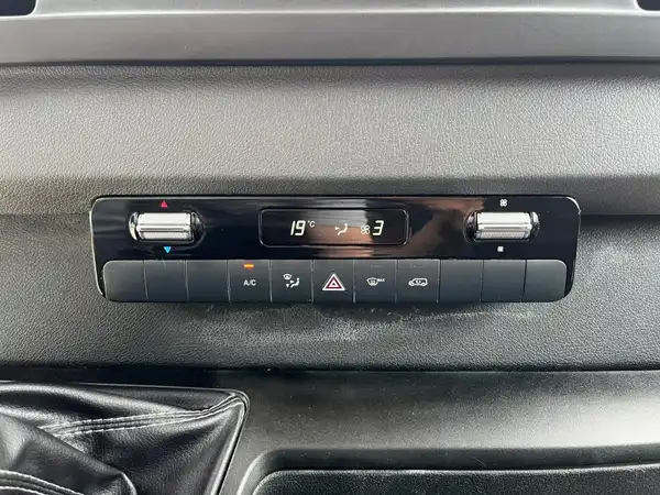 MERCEDES-BENZ SPRINTER 211 (10/17)