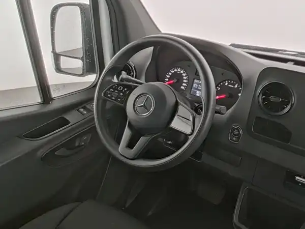 MERCEDES-BENZ SPRINTER (15/19)