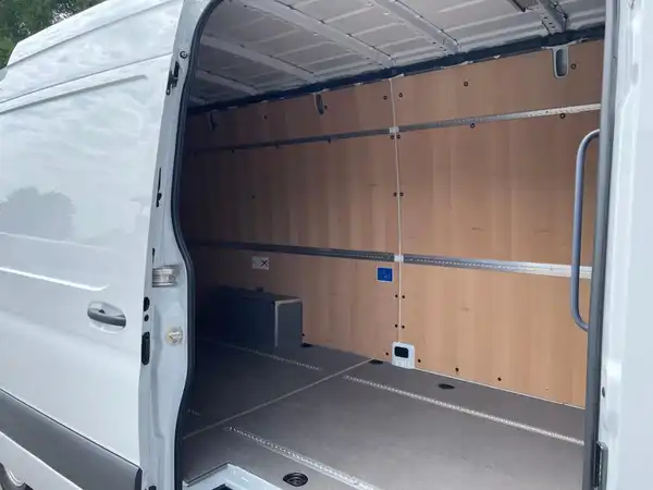 MERCEDES-BENZ SPRINTER (17/20)