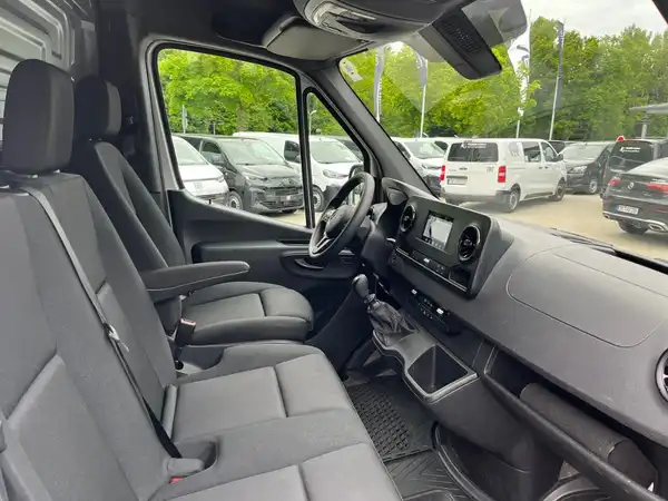 MERCEDES-BENZ SPRINTER (15/20)