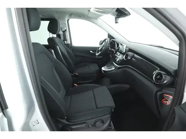 MERCEDES-BENZ V 220 (9/10)