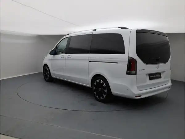 MERCEDES-BENZ V 220 (3/23)