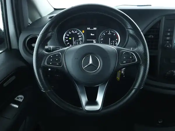 MERCEDES-BENZ V-KLASSE (14/17)