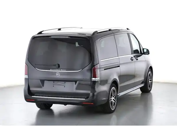 MERCEDES-BENZ V 220 (6/10)