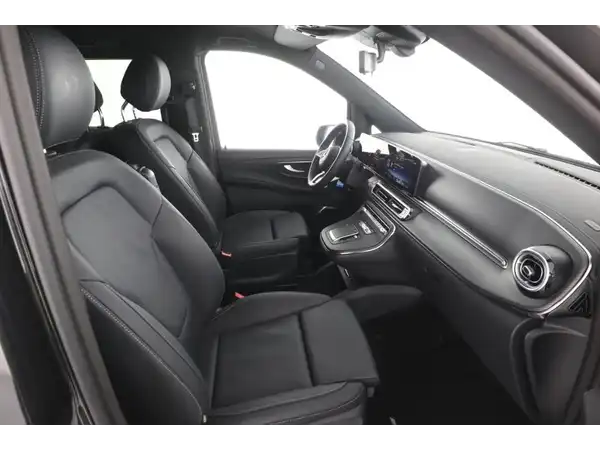 MERCEDES-BENZ V 220 (7/10)