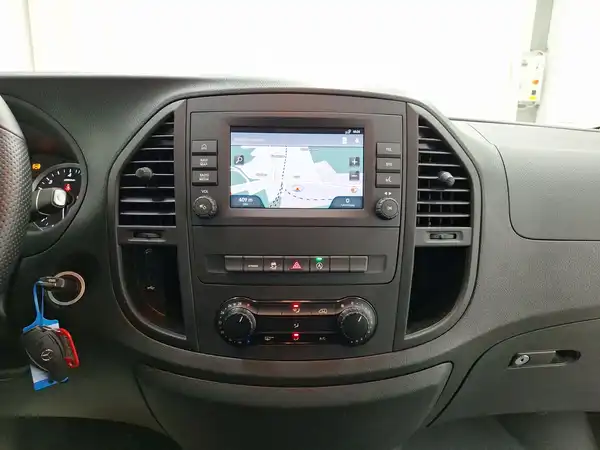 MERCEDES-BENZ VITO (8/16)