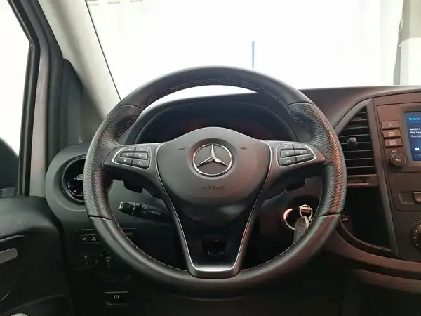 MERCEDES-BENZ VITO (7/15)